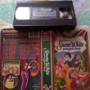 Snow White and The Seven Darwfs vhs